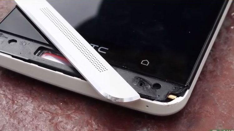 HTC-One-vs-iPhone-5