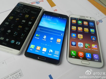 HTC-One-Max-naast-Samsung-Galaxy-Note-3-en-Note-2